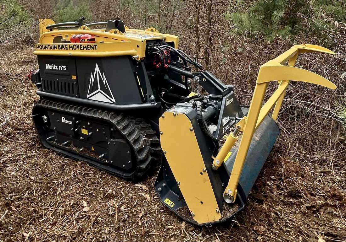 Pfanzelt Moritz FR 75 with Max Forstmulcher and Pth stone crusher